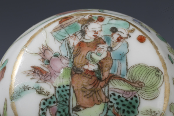 古玩陶瓷晚清·粉彩描金人物纹粉盒拍卖，当前价格1780元