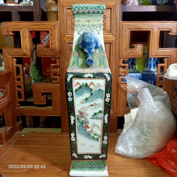 古玩陶瓷晚清雙象鼻耳花鳥紋四方彩繪瓶一對拍賣,當前價格38888元