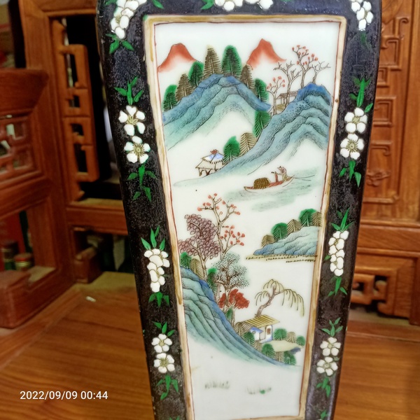 古玩陶瓷晚清雙象鼻耳花鳥紋四方彩繪瓶一對拍賣,當前價格38888元