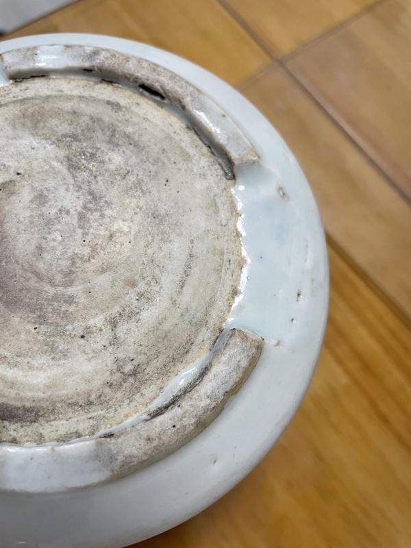 古玩陶瓷清代道光至咸豐纏枝花卉紋青花三足筒式香爐拍賣,當前價格1288元