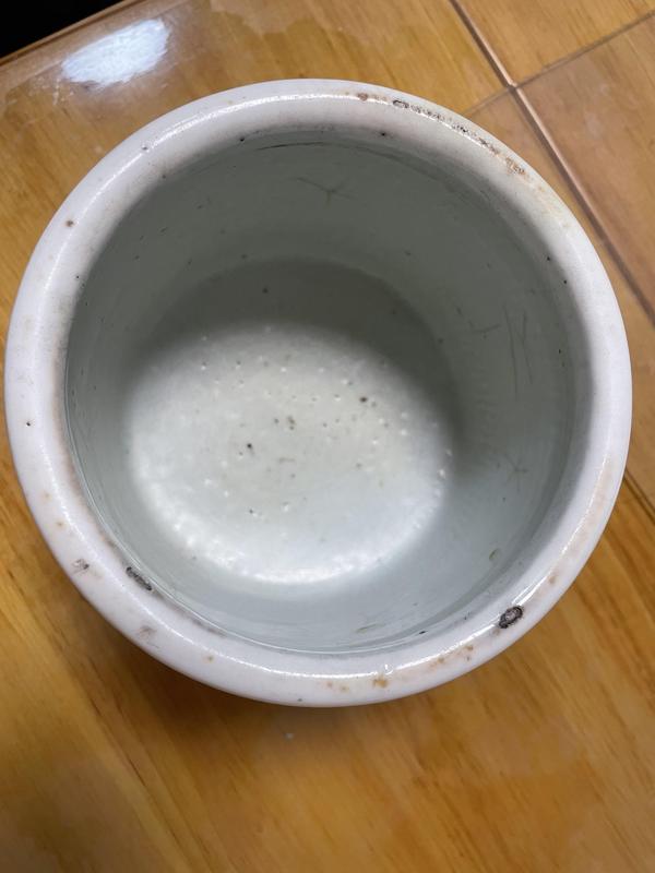 古玩陶瓷清代道光至咸豐纏枝花卉紋青花三足筒式香爐拍賣,當前價格1288元