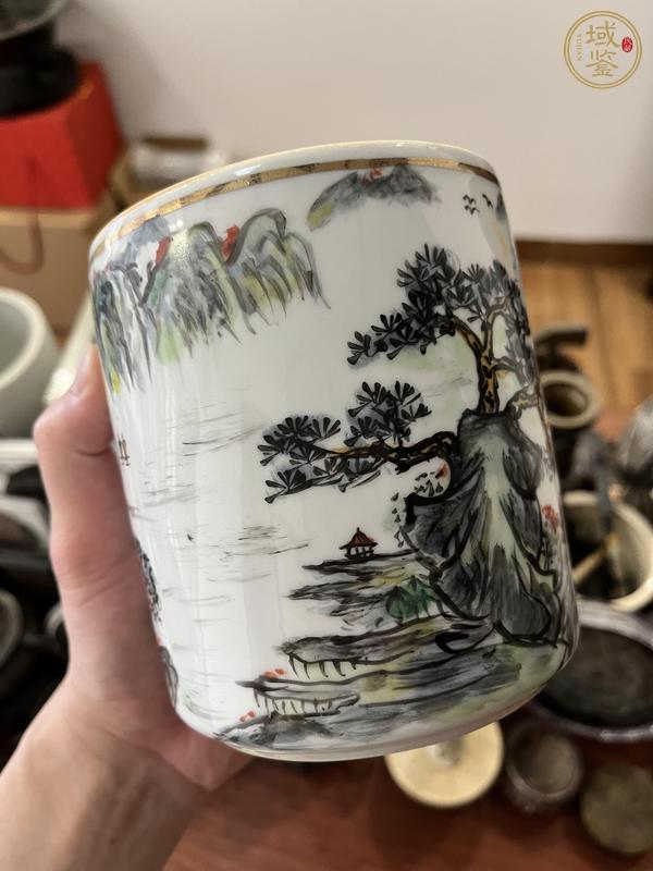 古玩陶瓷80.90年代·粉彩山水紋筆筒真品鑒賞圖