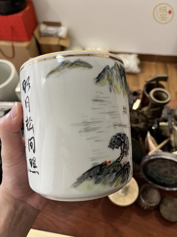 古玩陶瓷80.90年代·粉彩山水紋筆筒真品鑒賞圖