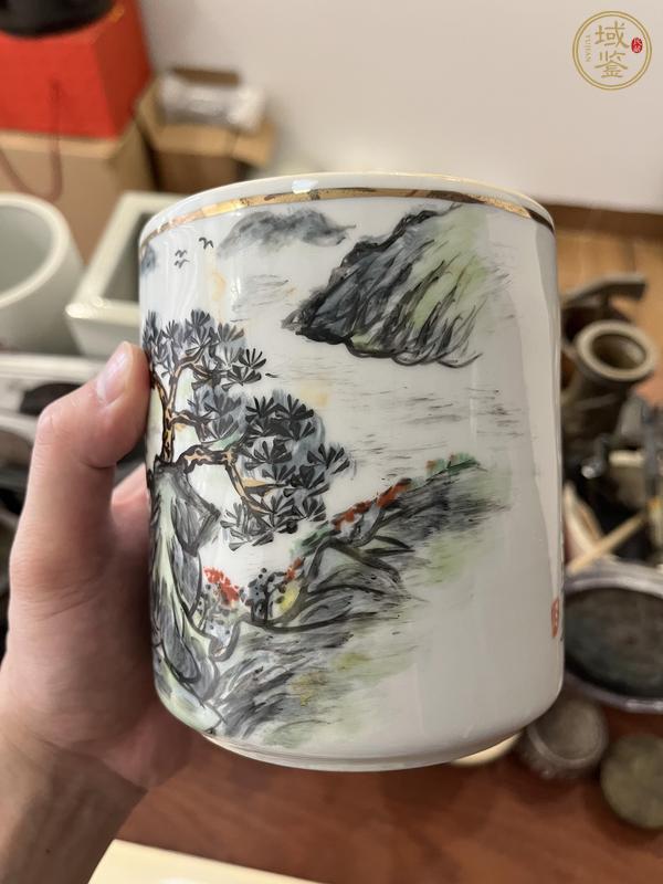 古玩陶瓷80.90年代·粉彩山水紋筆筒真品鑒賞圖