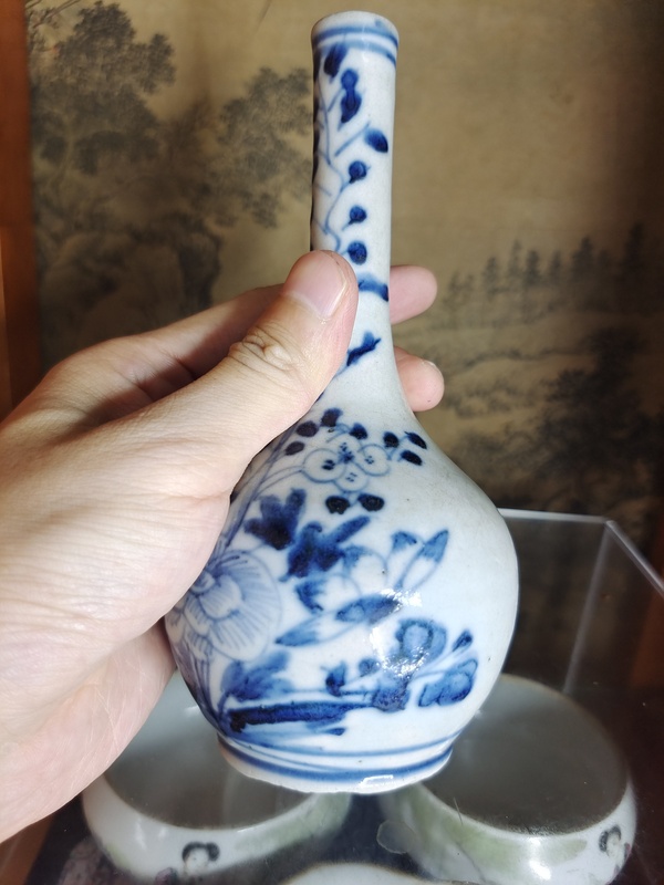 古玩陶瓷清代道光至咸豐花卉紋青花錐把瓶拍賣,當前價格2680元