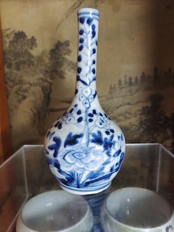 古玩陶瓷清代道光至咸豐花卉紋青花錐把瓶拍賣,當前價格2680元