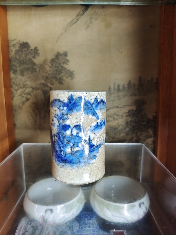 古玩陶瓷晚清哥釉地青花山水紋筆筒拍賣,當前價格1680元