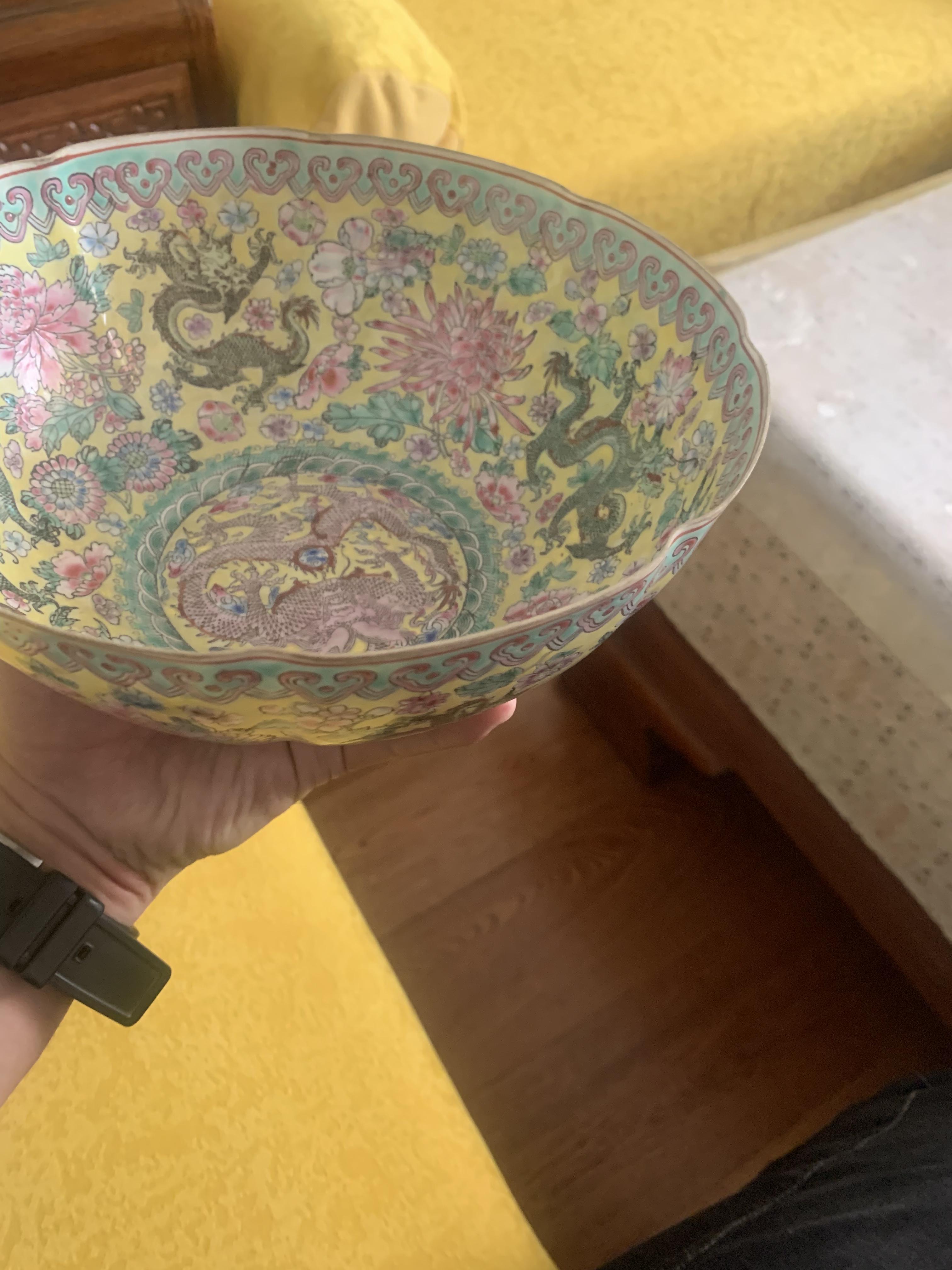 中国　大清乾隆年製　薄胎粉彩　輪花碗　箱付　V　4519