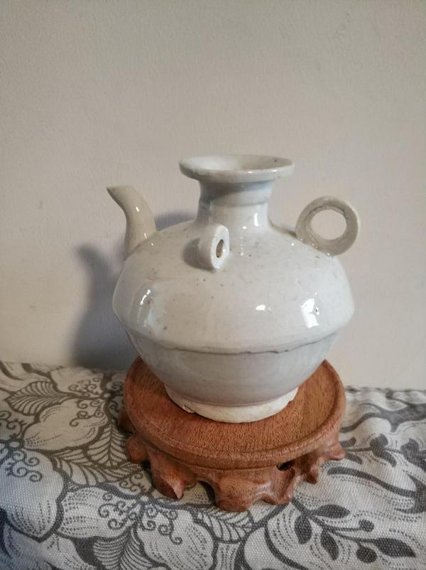 古玩陶瓷白釉三系壺拍賣,當(dāng)前價格380元