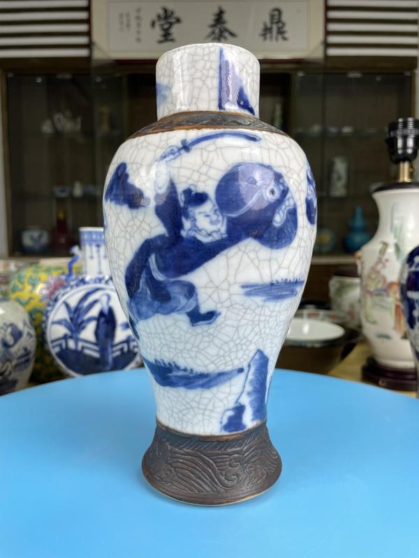 古玩陶瓷清道光 精品哥釉青花刀馬人物紋梅瓶拍賣,當前價格2900元