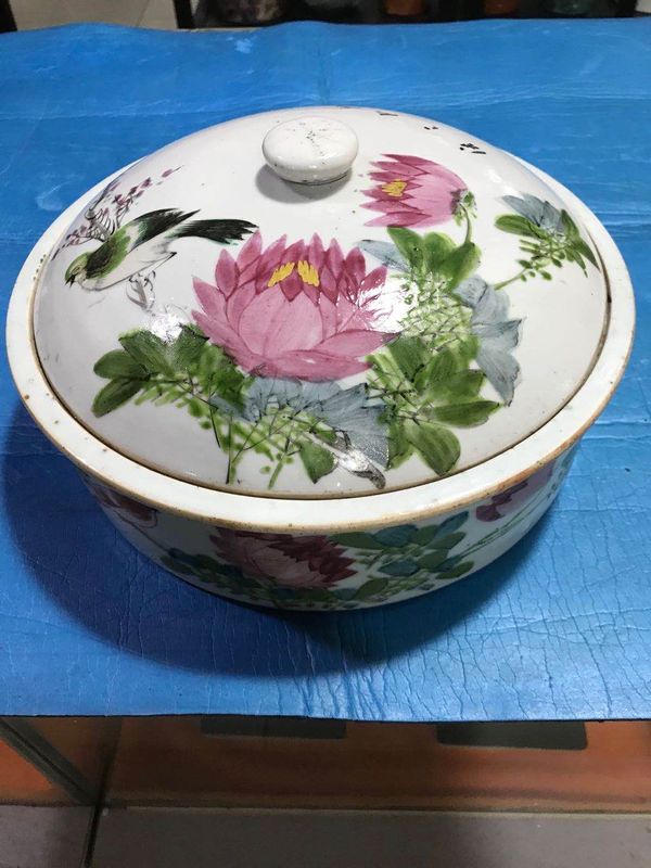 古玩轉(zhuǎn)賣淺降彩花鳥一品鍋拍賣，當前價格13000元