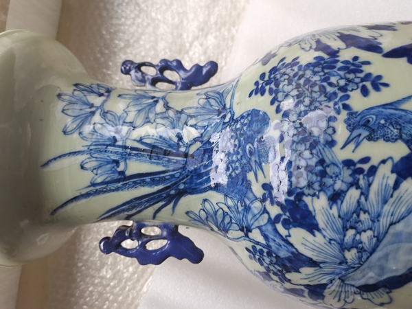 古玩陶瓷晚清花鳥紋青花雙耳盤口瓶拍賣，當前價格3800元