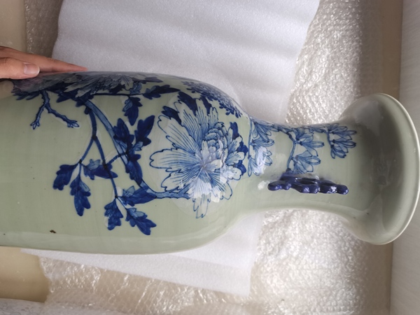 古玩陶瓷晚清花鳥紋青花雙耳盤口瓶拍賣，當前價格3800元