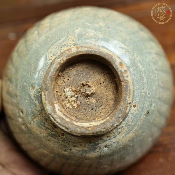 古玩陶瓷龍泉青瓷刻仰蓮紋碗 真品鑒賞圖