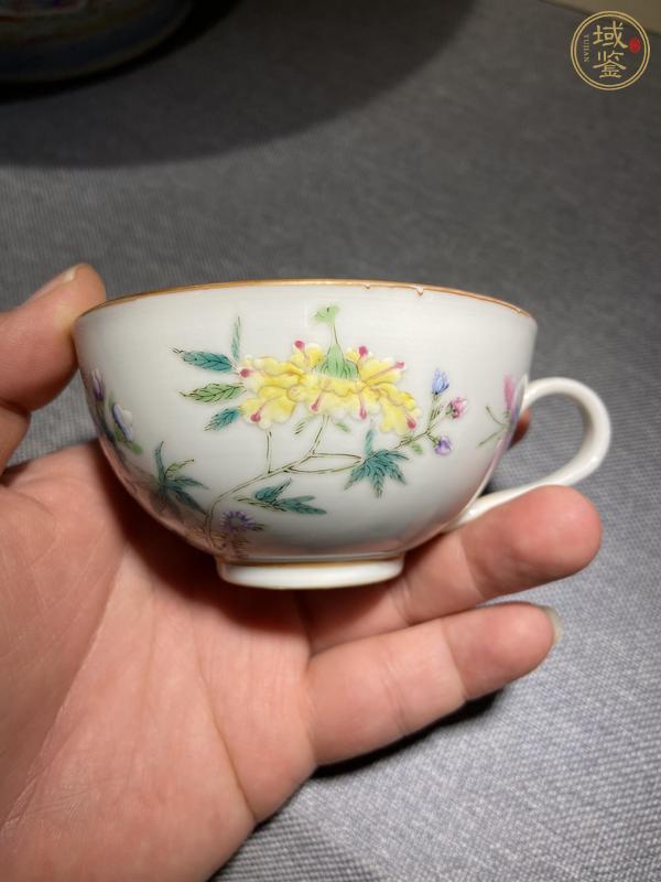 古玩陶瓷粉彩花卉把杯真品鑒賞圖