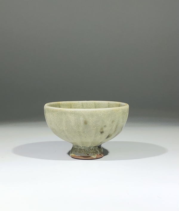 古玩陶瓷龍泉蓮子杯拍賣,當(dāng)前價(jià)格3200元