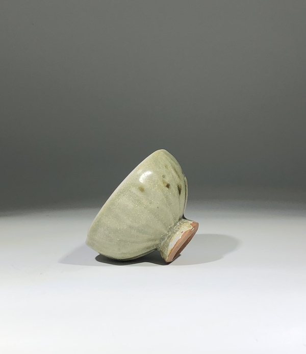 古玩陶瓷龍泉蓮子杯拍賣,當(dāng)前價(jià)格3200元
