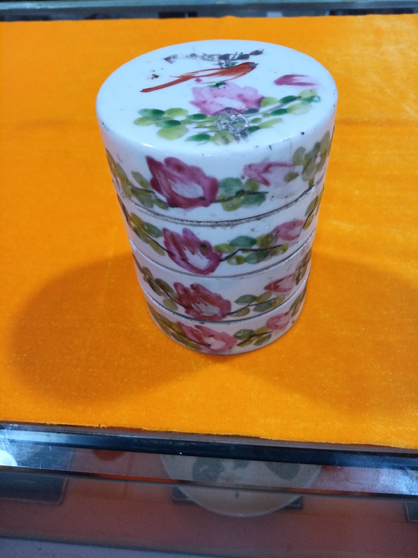 古玩陶瓷淺降花鳥節盒拍賣,當前價格700元