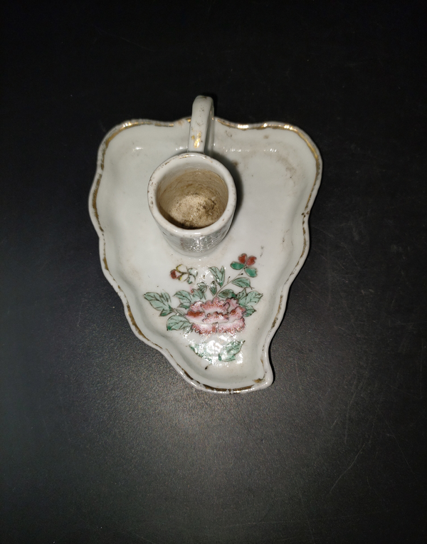 古玩陶瓷晚清民國粉彩花卉紋樹葉型燈臺拍賣,當前價格500元