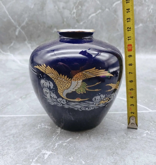 古玩陶瓷上世紀八十年代藍釉鶴紋罐拍賣,當前價格220元