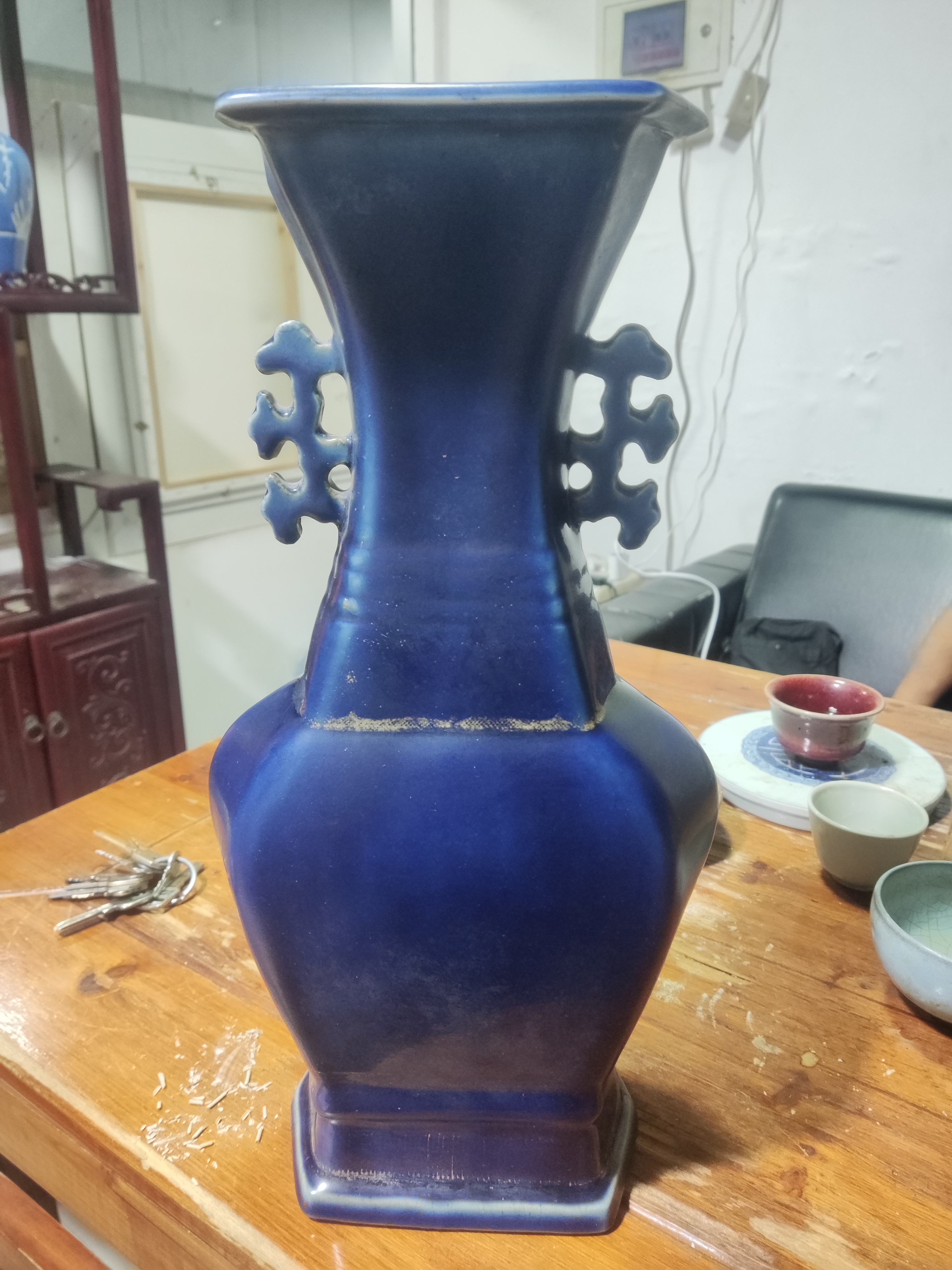 清代乾隆霁蓝釉六方瓶标本