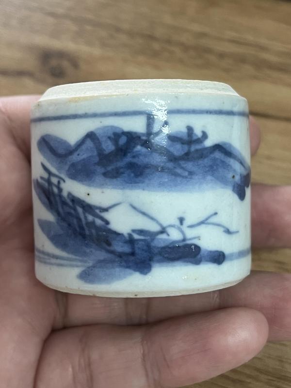 古玩陶瓷晚清山水紋青花蓋盒拍賣,當(dāng)前價(jià)格688元