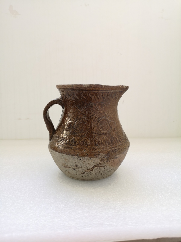 古玩陶瓷清代早期褐釉印花流口執(zhí)壺拍賣,當(dāng)前價格678元