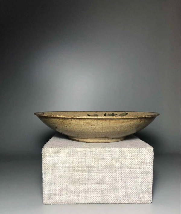 古玩陶瓷青花花卉紋哥釉盤拍賣,當(dāng)前價格588元