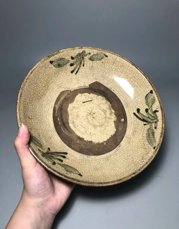古玩陶瓷青花花卉紋哥釉盤拍賣,當(dāng)前價格588元