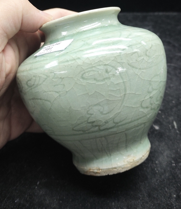 古玩陶瓷元末明初龍泉窯青釉刻花罐拍賣,當前價格6000元