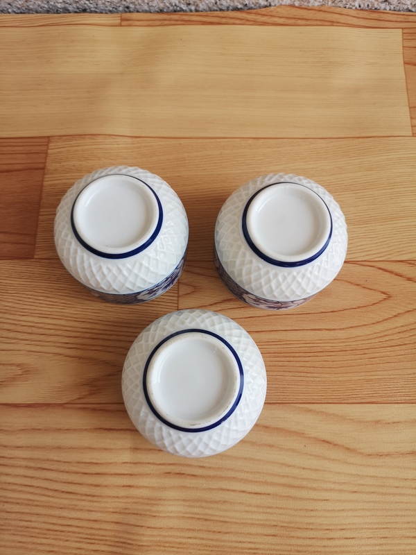 古玩陶瓷六十至八十年代花卉紋青花杯一組拍賣,當(dāng)前價格150元