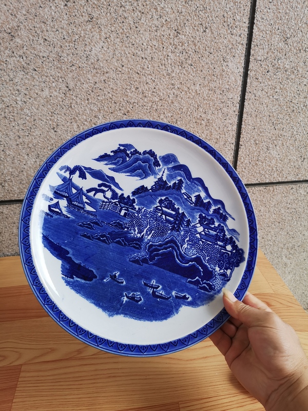 古玩陶瓷六十至八十年代青花盤拍賣,當(dāng)前價格398元