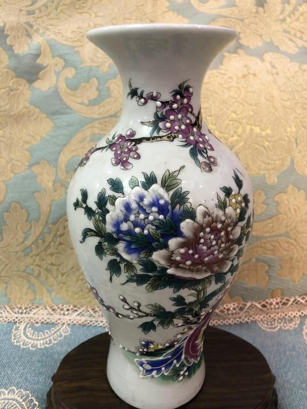 古玩陶瓷【雍正】粉彩鳳戲牡丹紋撇口瓶拍賣,當前價格4668元