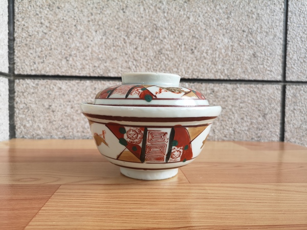 古玩陶瓷五彩蓋碗拍賣,當前價格298元