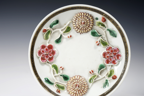 古玩陶瓷清乾隆·粉彩堆塑花卉纹杯碟一套拍卖，当前价格4020元