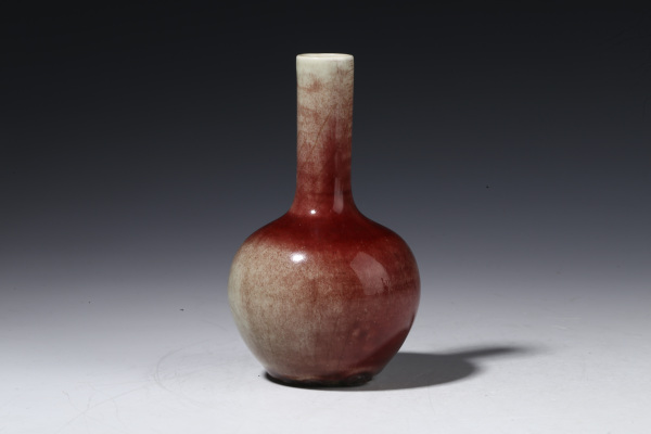 古玩陶瓷【21点15分截拍】清晚·郎窑红釉小天球瓶拍卖，当前价格2664元