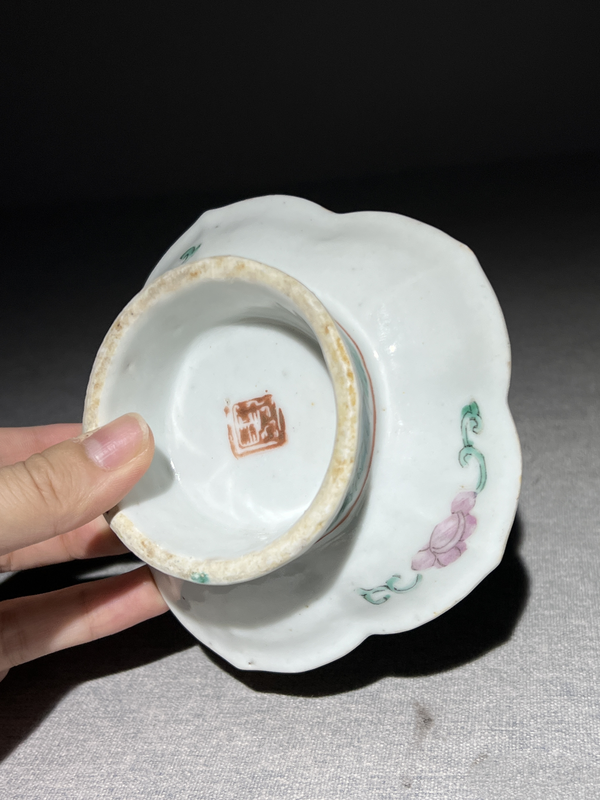 古玩陶瓷【清晚】花蝶紋粉彩花口貢盤拍賣,當前價格0元