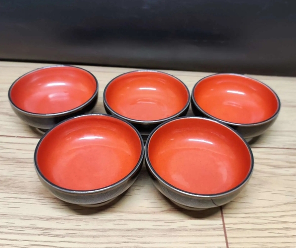 古玩陶瓷內紅釉外烏金釉杯拍賣,當前價格298元