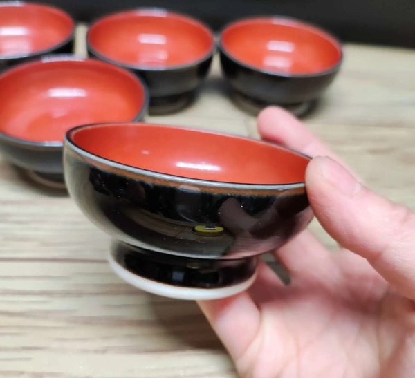 古玩陶瓷內紅釉外烏金釉杯拍賣,當前價格298元