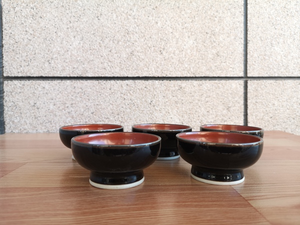 古玩陶瓷內紅釉外烏金釉杯拍賣,當前價格298元
