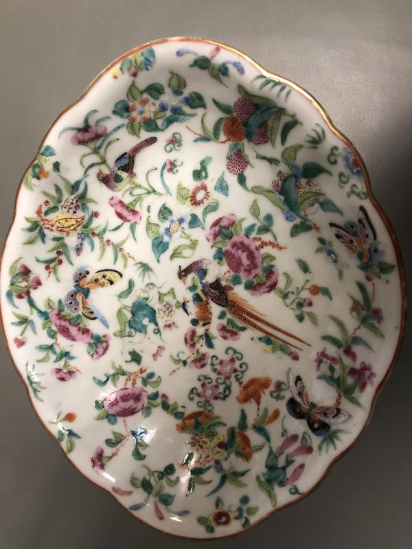 古玩陶瓷清代道光至咸豐花鳥花蝶紋廣彩盤拍賣，當前價格1600元