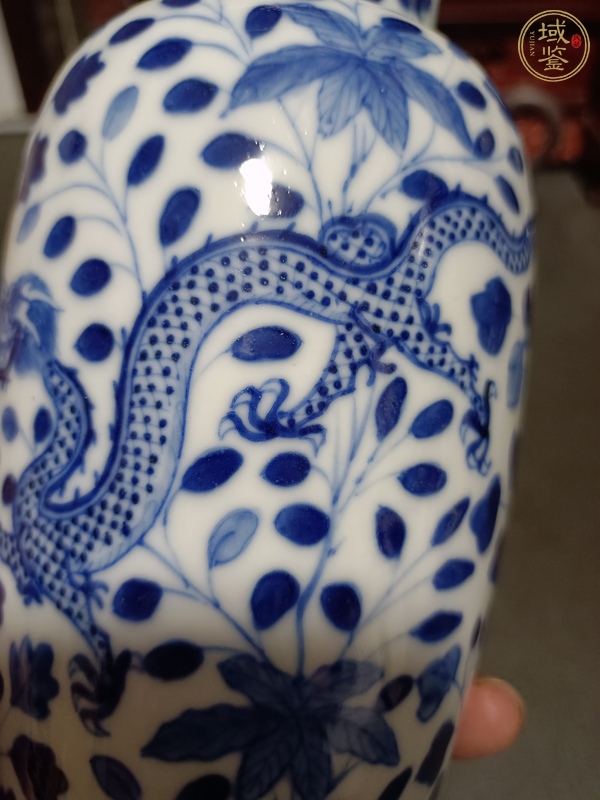 古玩陶瓷青花龍穿花廣口瓶真品鑒賞圖