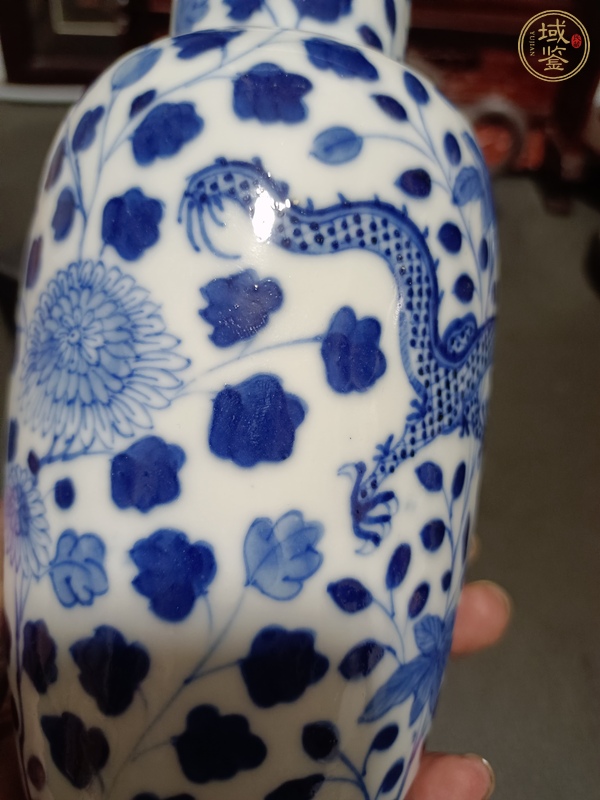 古玩陶瓷青花龍穿花廣口瓶真品鑒賞圖