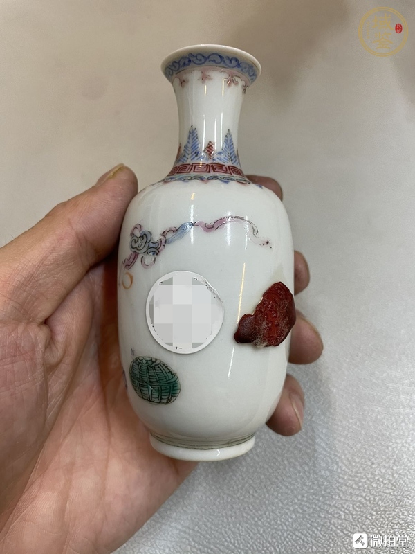 古玩陶瓷粉彩博古花卉紋瓶真品鑒賞圖