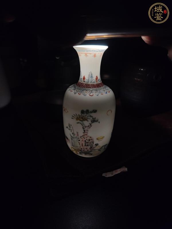 古玩陶瓷粉彩博古花卉紋瓶真品鑒賞圖