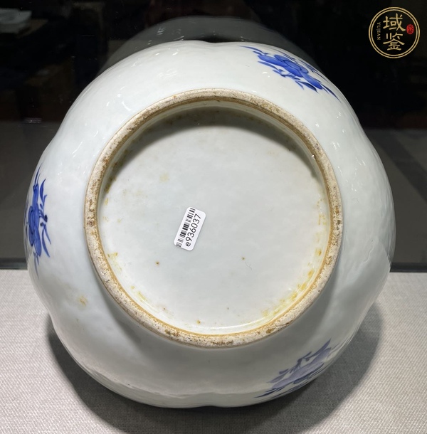 古玩陶瓷清代中期樓臺(tái)亭閣山水紋青花花口碗真品鑒賞圖