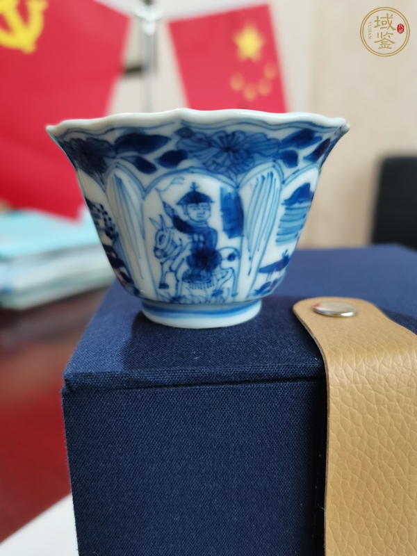 古玩陶瓷青花人物小杯真品鑒賞圖