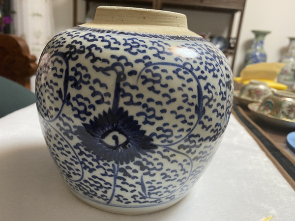 古玩陶瓷清代乾隆花卉紋青花罐拍賣,當前價格3650元