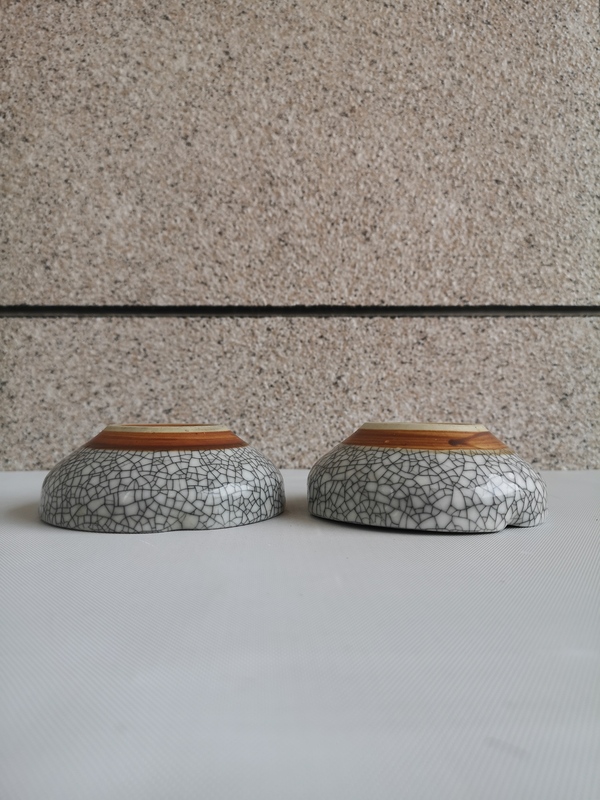 古玩陶瓷上世紀晚期哥釉盞一對拍賣,當前價格260元