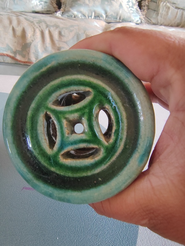 古玩陶瓷清末石灣窯綠釉六方鏤空繡墩拍賣，當(dāng)前價格850元